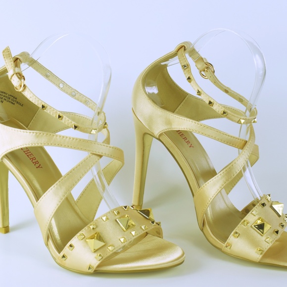 High Heels - Picture 6 of 8